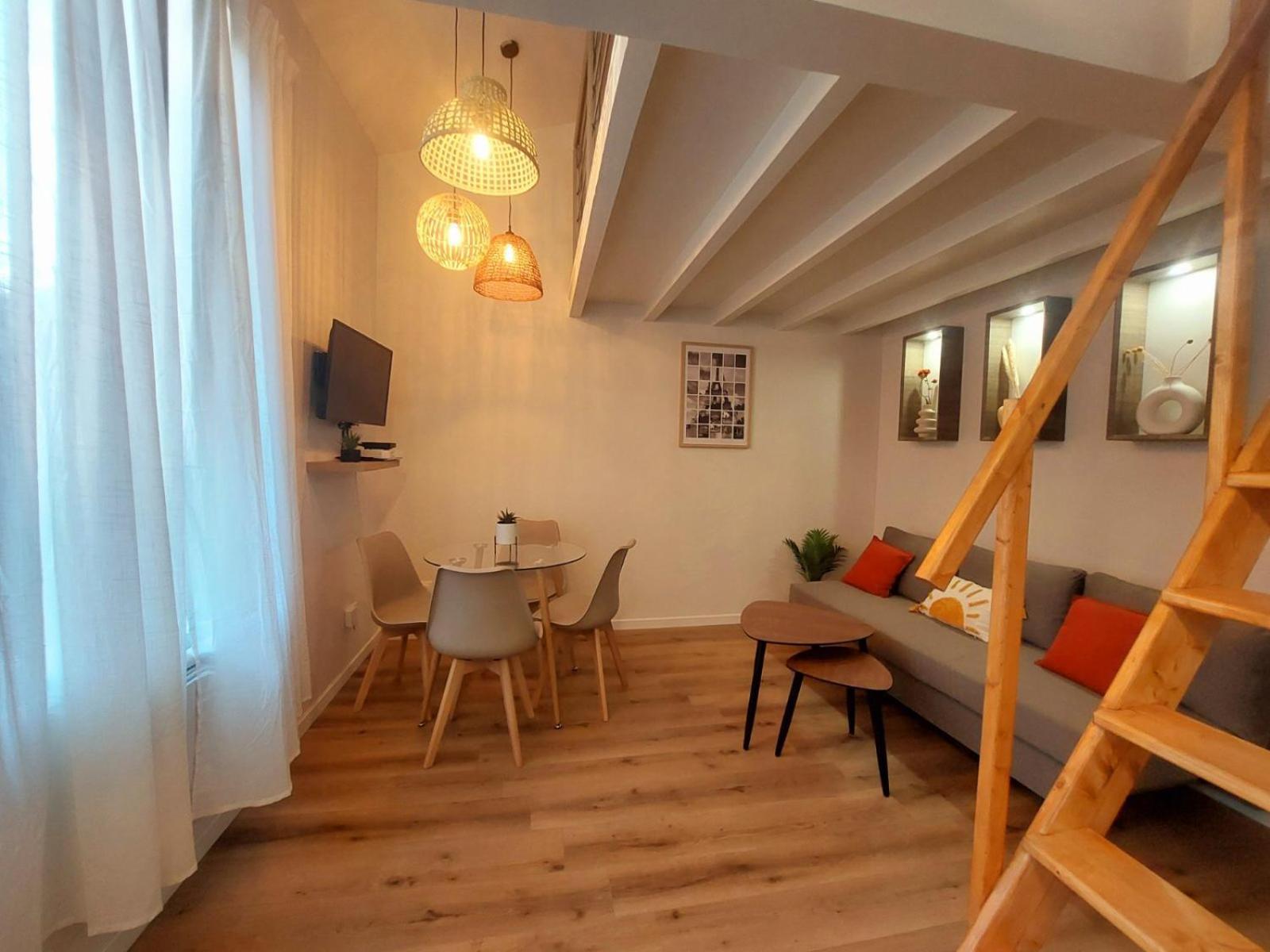 Charme, Originalite, -1 Minute Metro Apartment เมซง-อัลฟอร์ ภายนอก รูปภาพ